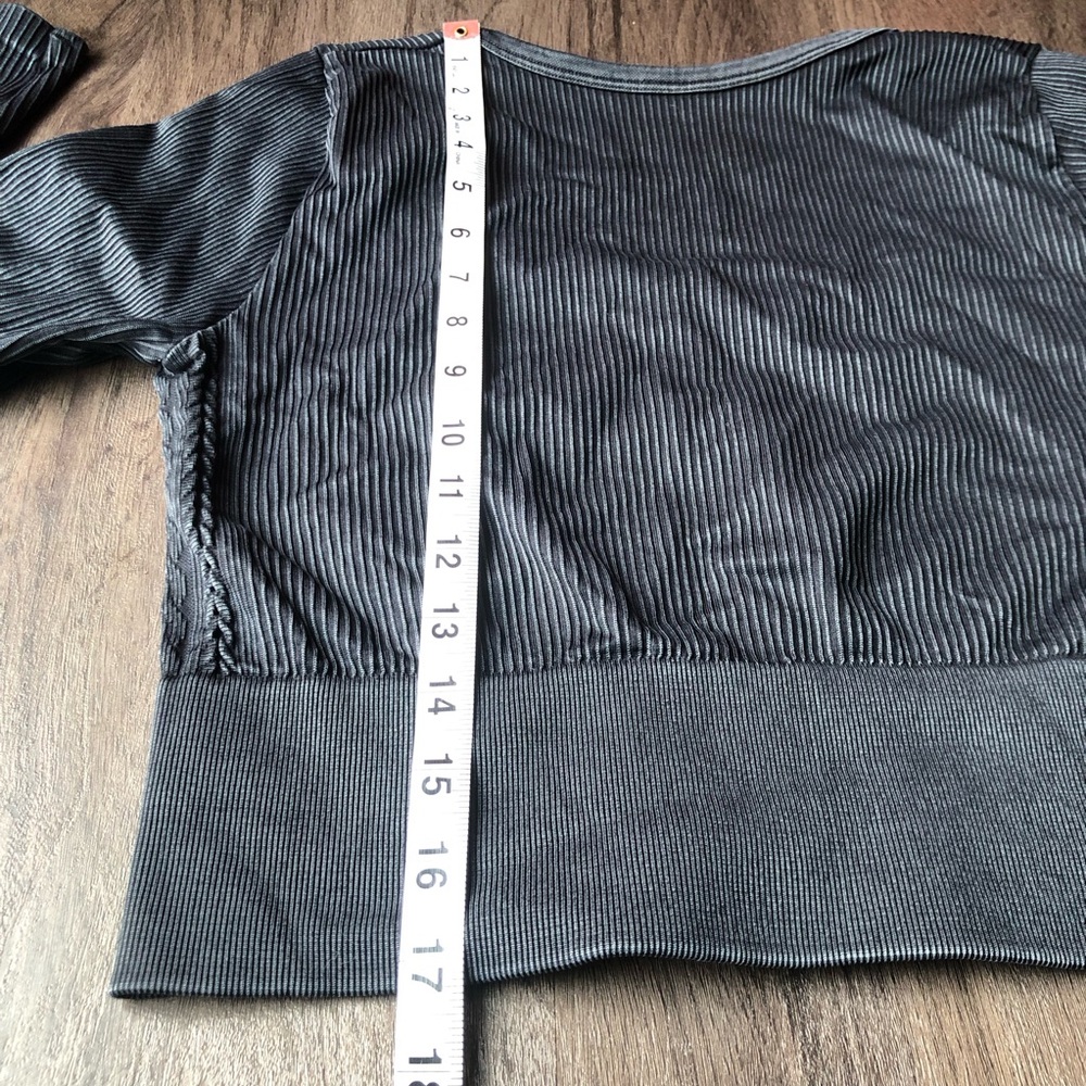 Aerie Offline Cropped Athletic Top Size XL Black Bodycon Workout Athleisure - Picture 8 of 10